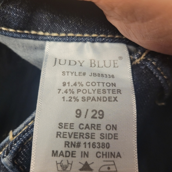 Judy Blue Dark Wash Size 9/29 - Picture 3 of 3